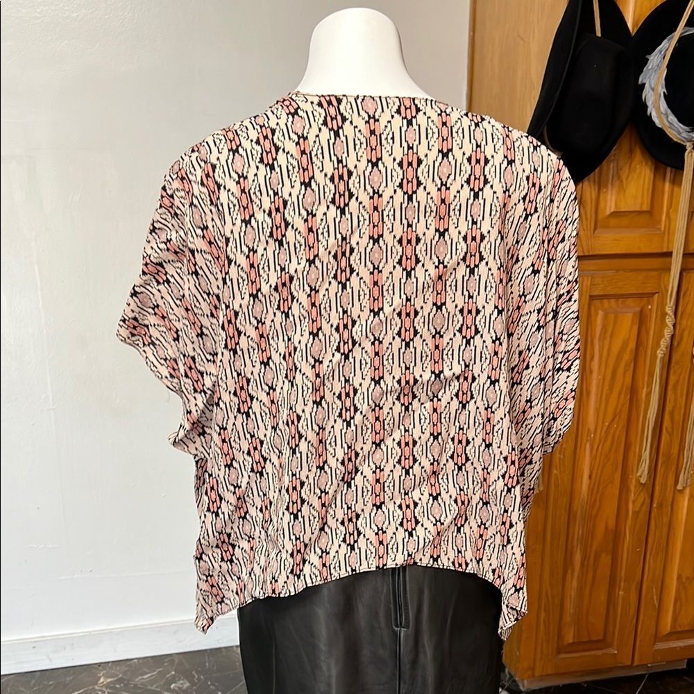 Patterned Women's Sweater - Picture 5 of 8